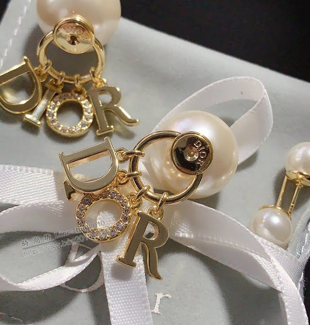 Dior飾品 迪奧經典熱銷款字母大小珠925銀針耳環耳釘  zgd1435